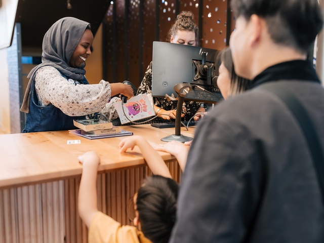 CB01589-Manaaki Desk-11