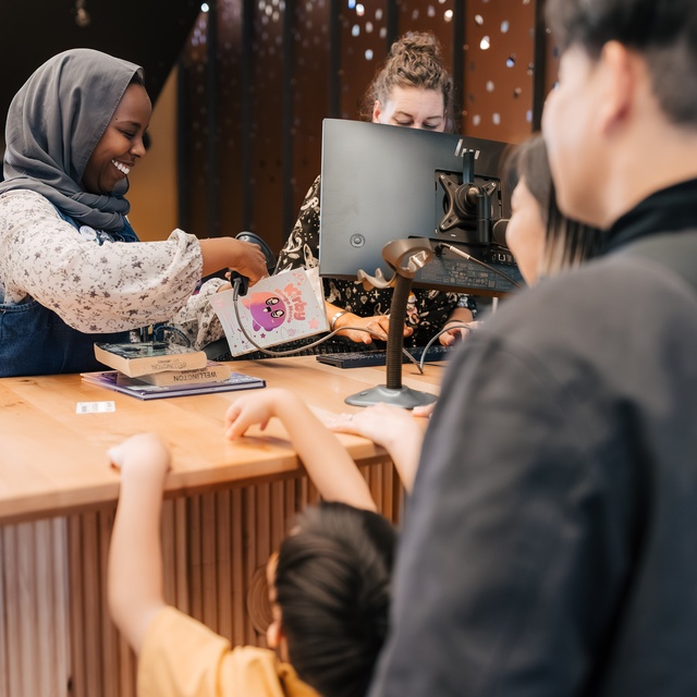 CB01589-Manaaki Desk-11